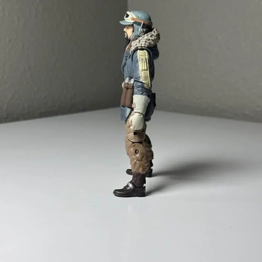 Star Wars The Black Series Captain Cassian Andor (Eadu) Action Figure